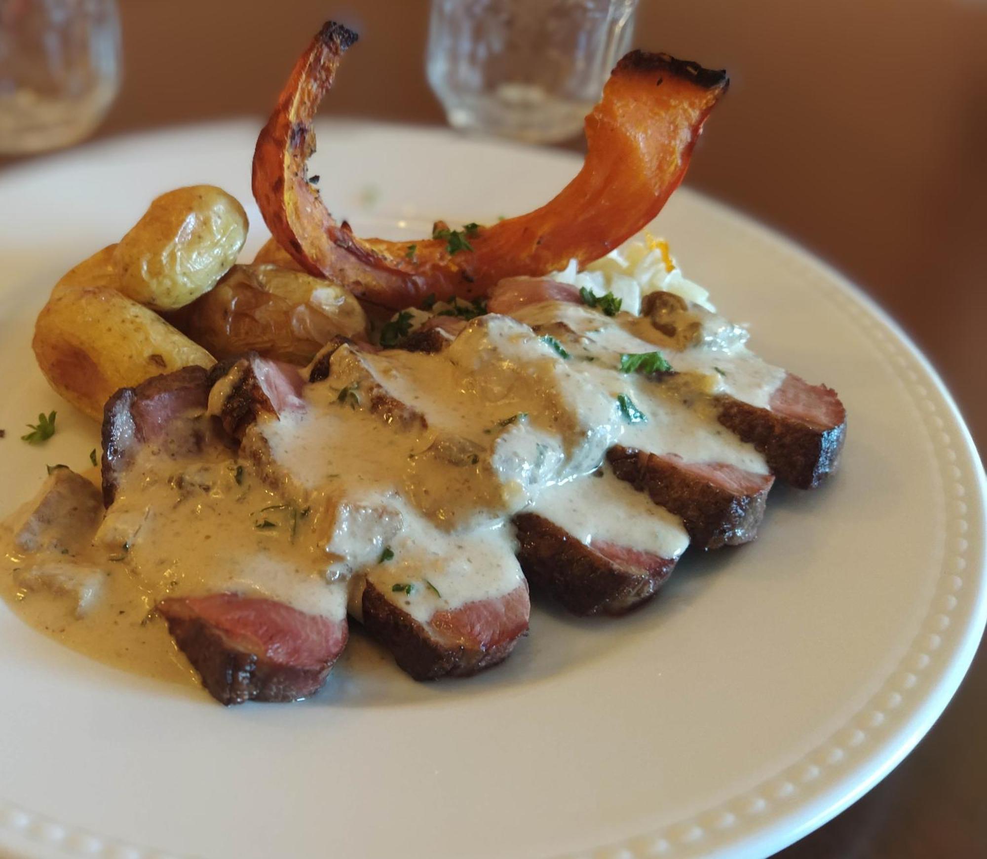 Hotel Restaurant Notre Dame Orcival Bagian luar foto
