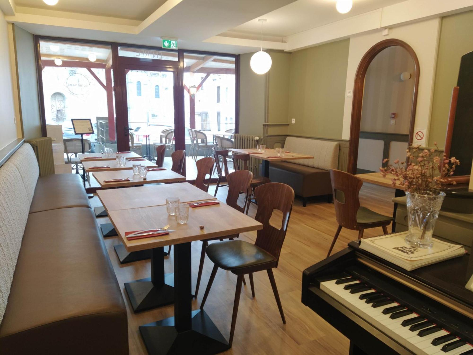 Hotel Restaurant Notre Dame Orcival Bagian luar foto