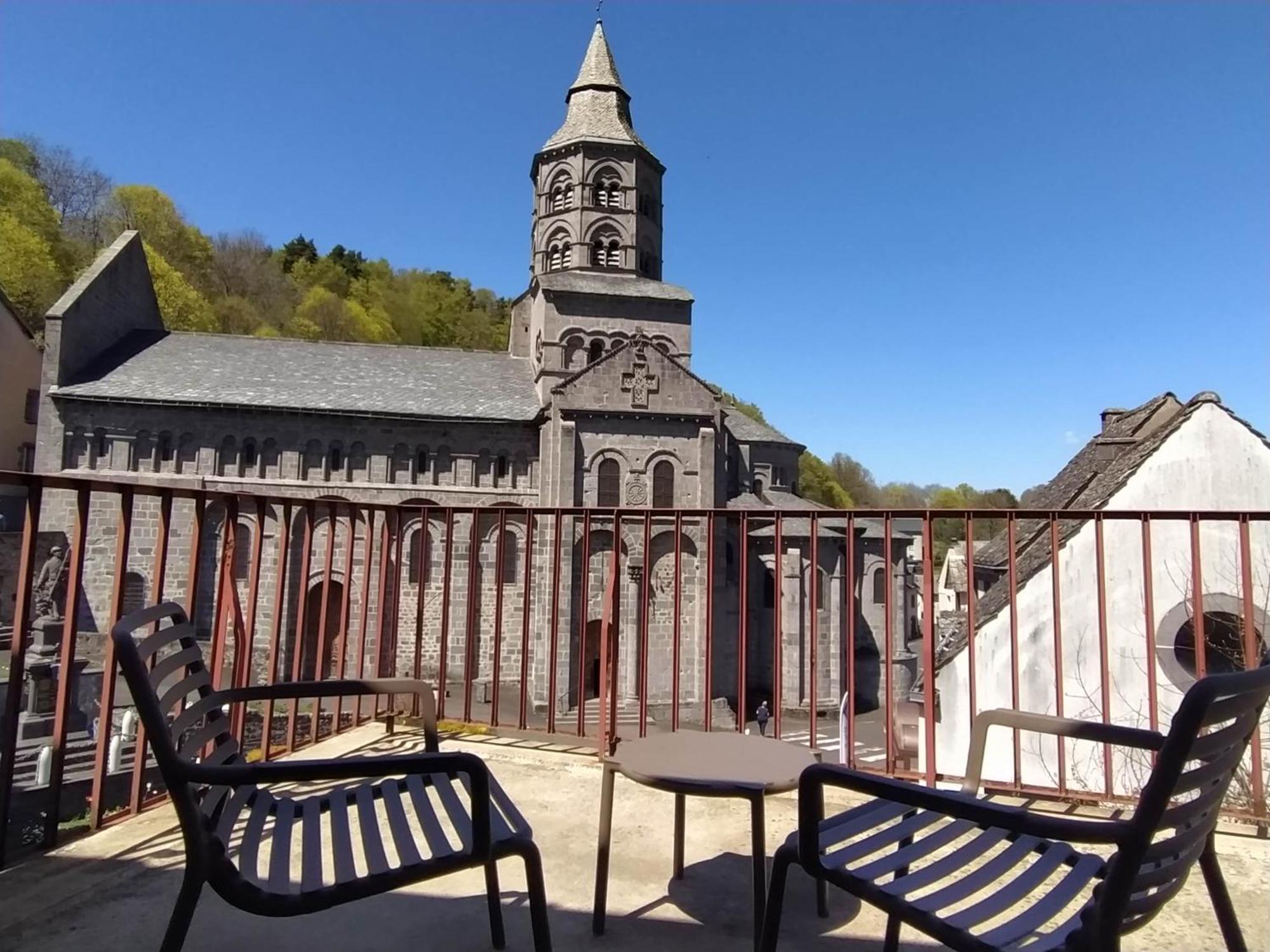 Hotel Restaurant Notre Dame Orcival Bagian luar foto