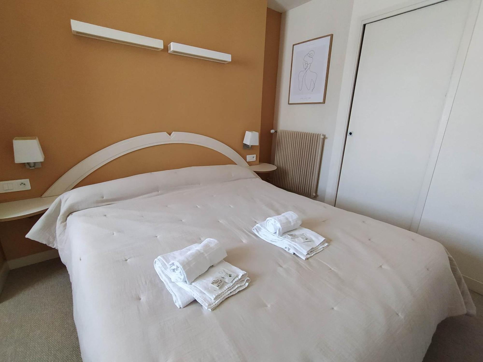Hotel Restaurant Notre Dame Orcival Bagian luar foto