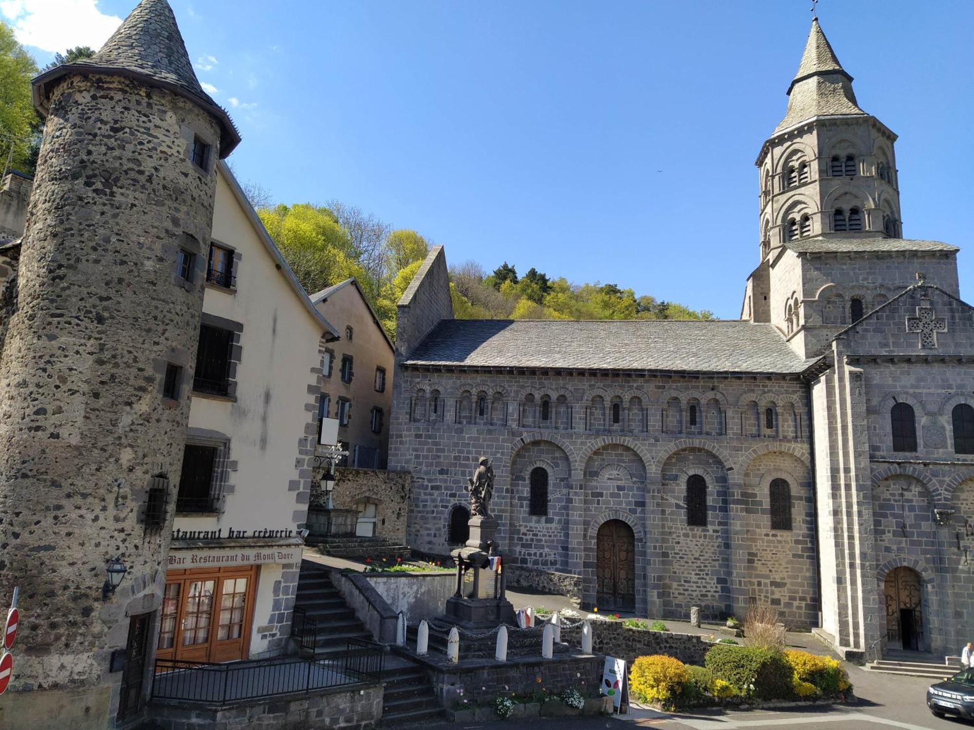 Hotel Restaurant Notre Dame Orcival Bagian luar foto